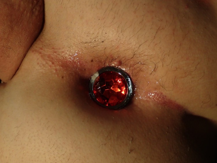 fanny anal plug hole