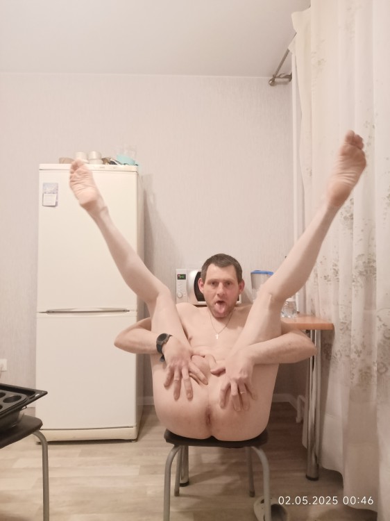 Кто выебет эти дыры по полной