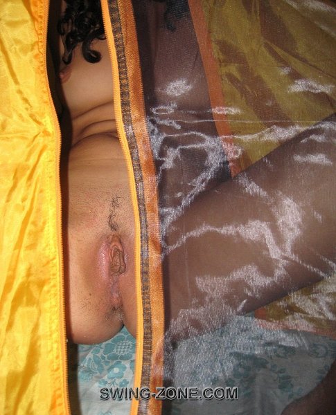голая жена в палатке